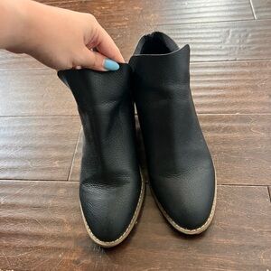 Universal Thread Black Ankle Boots